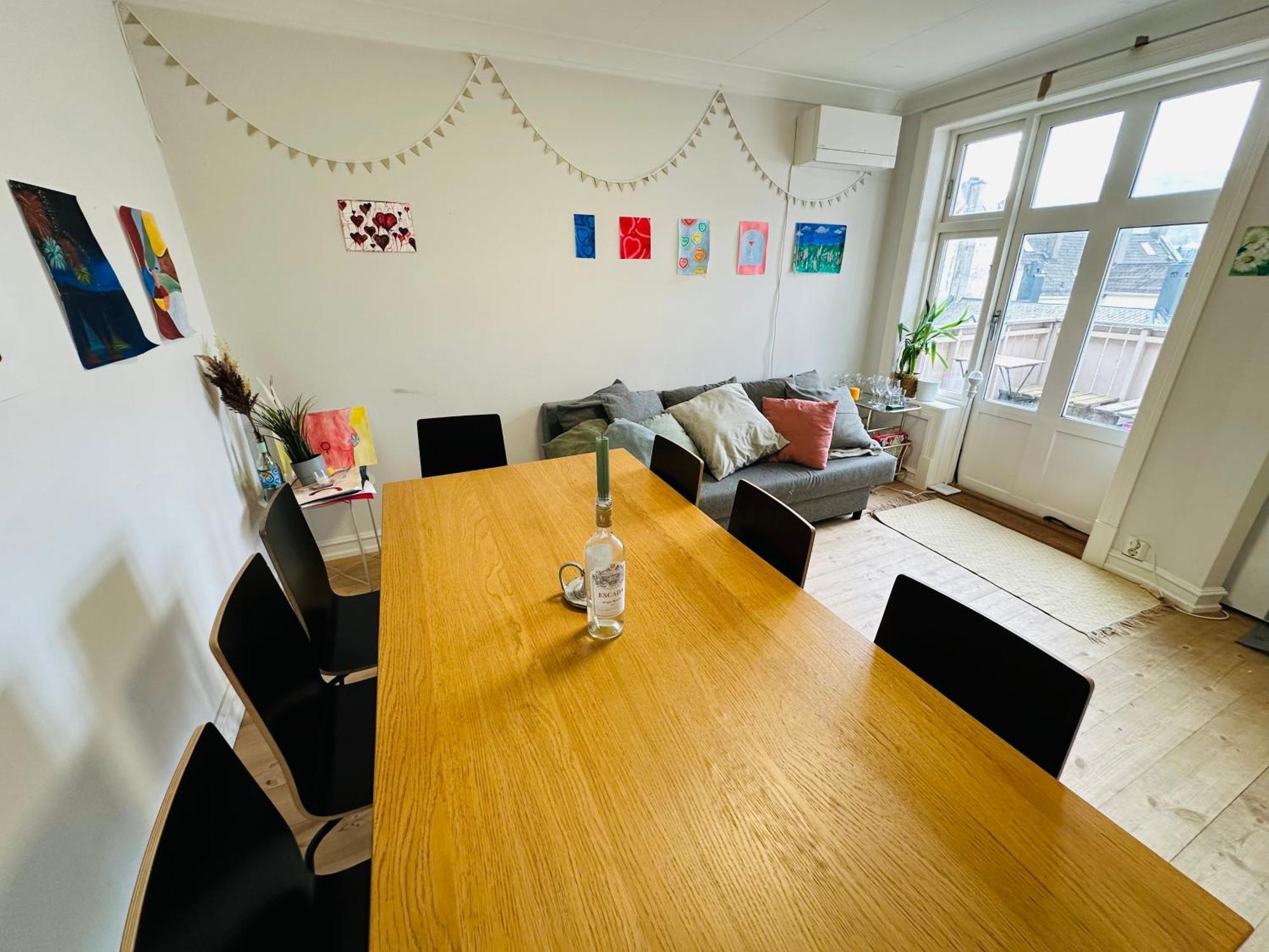 Appartamento Sjarmerende Bolig Like Ved Togstasjonen Bergen Esterno foto