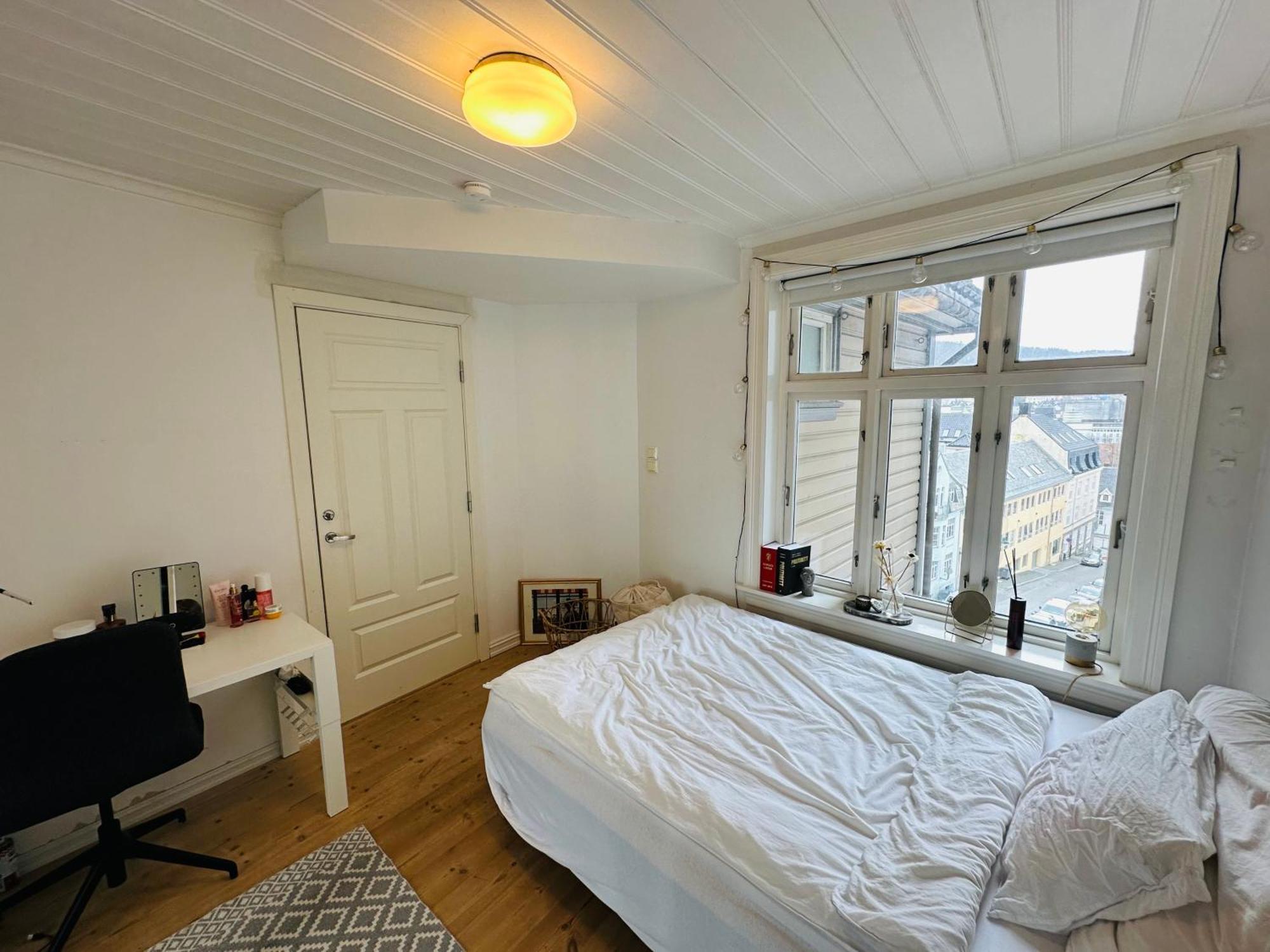 Appartamento Sjarmerende Bolig Like Ved Togstasjonen Bergen Esterno foto