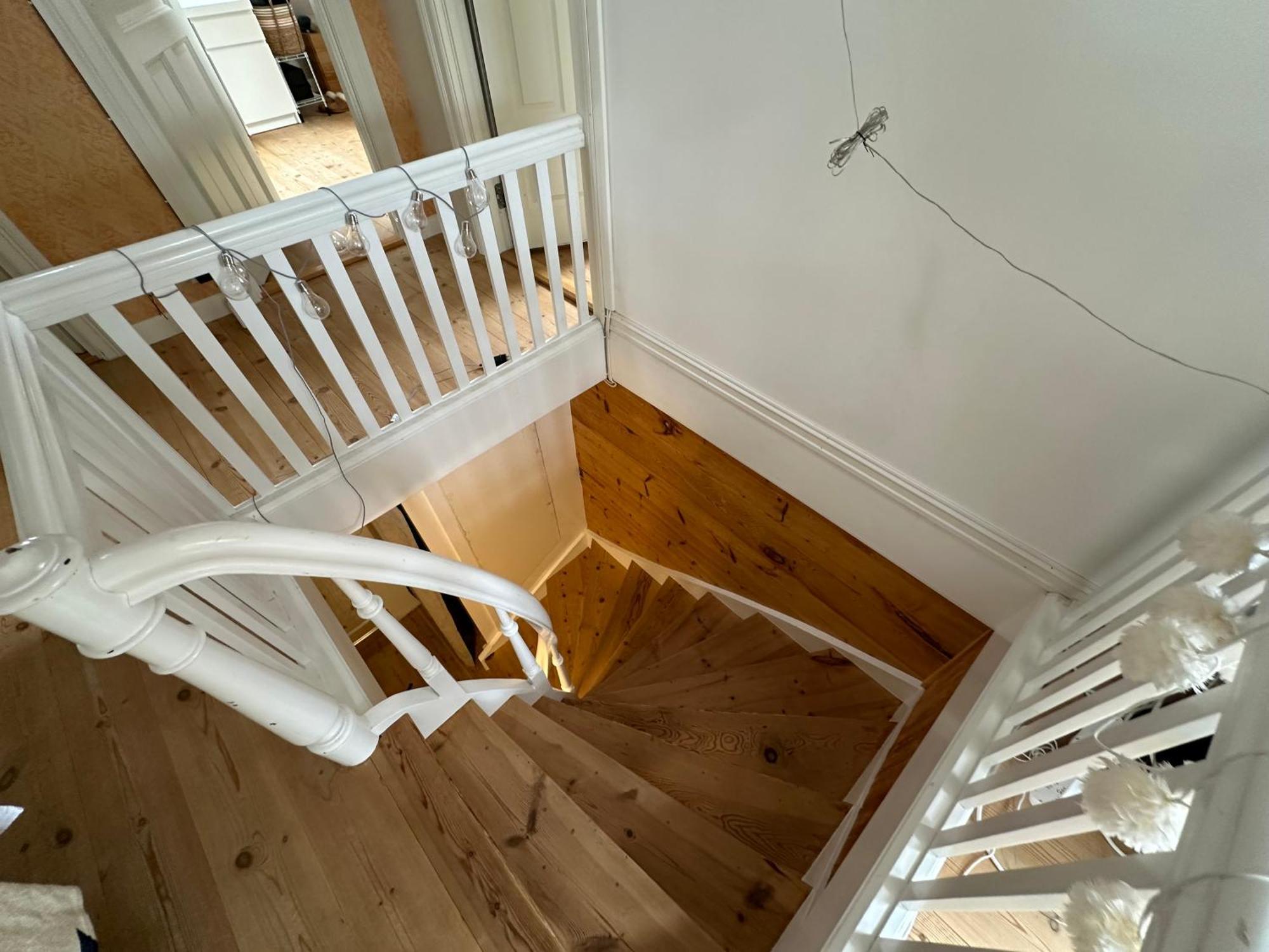 Appartamento Sjarmerende Bolig Like Ved Togstasjonen Bergen Esterno foto