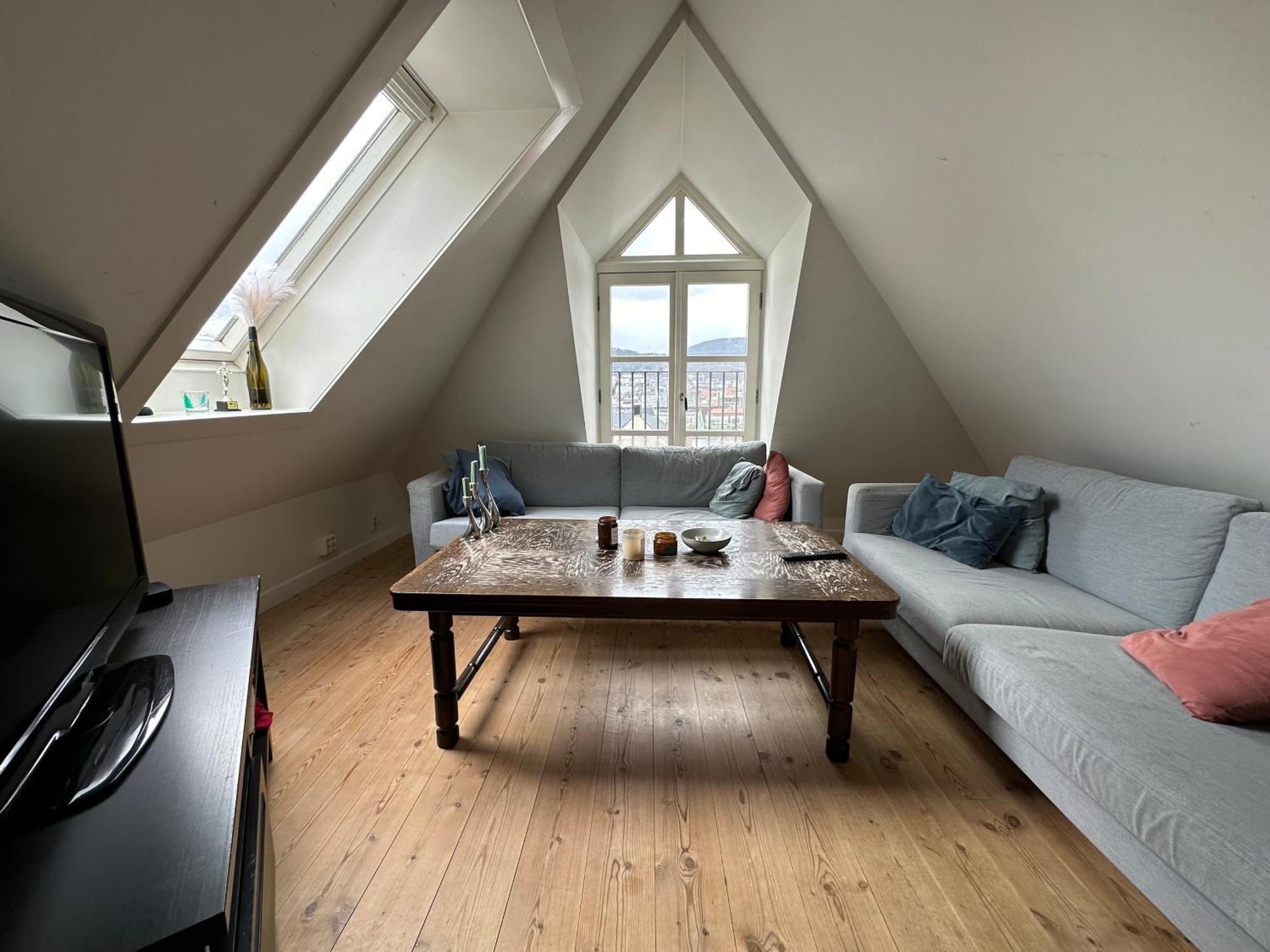 Appartamento Sjarmerende Bolig Like Ved Togstasjonen Bergen Esterno foto