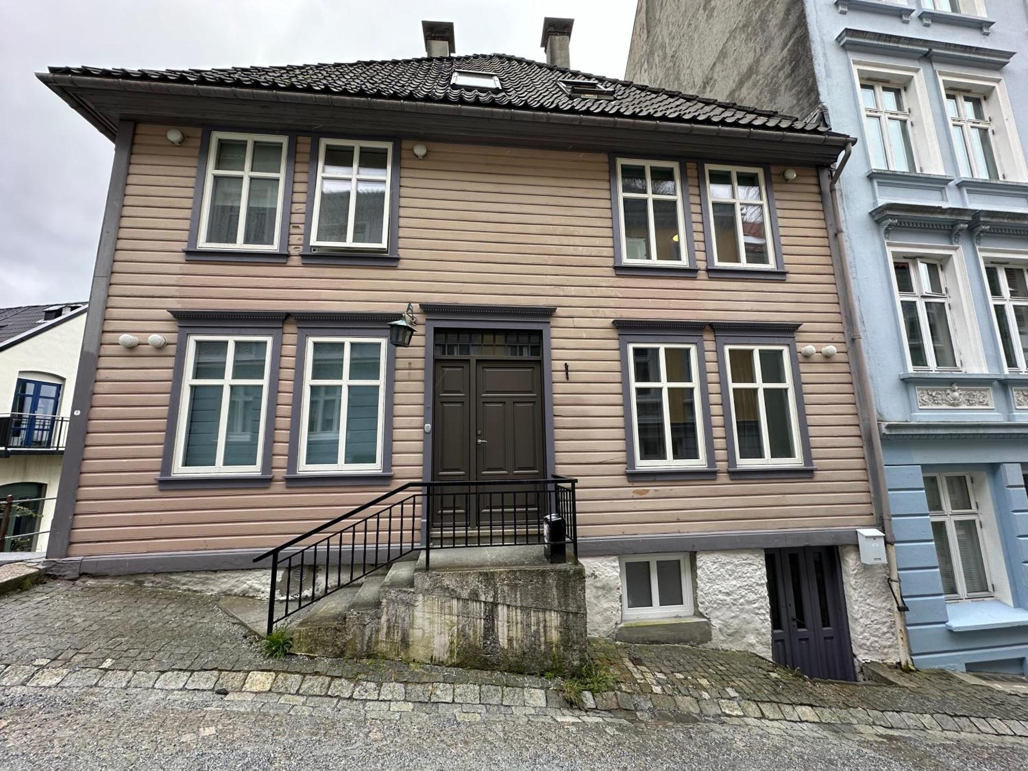 Appartamento Sjarmerende Bolig Like Ved Togstasjonen Bergen Esterno foto